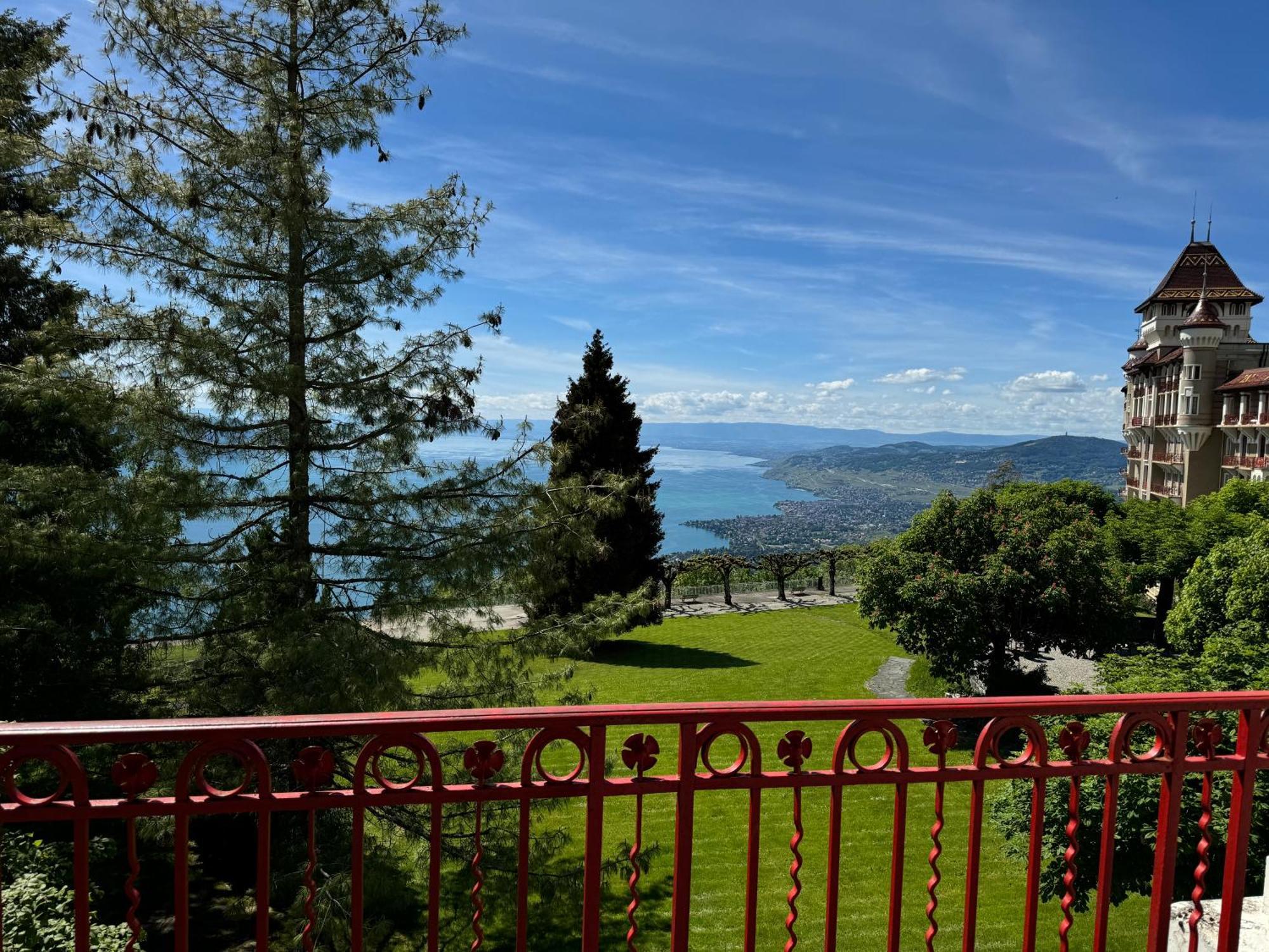 Buffet De La Gare Hotel Montreux Exterior photo